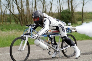 Fransalı velosipedçi rekord sürət yığdı
